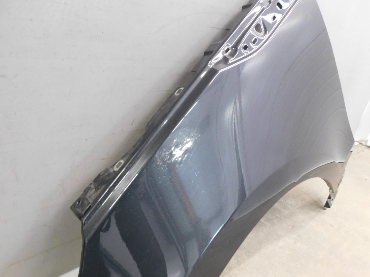 Крыло переднее левое