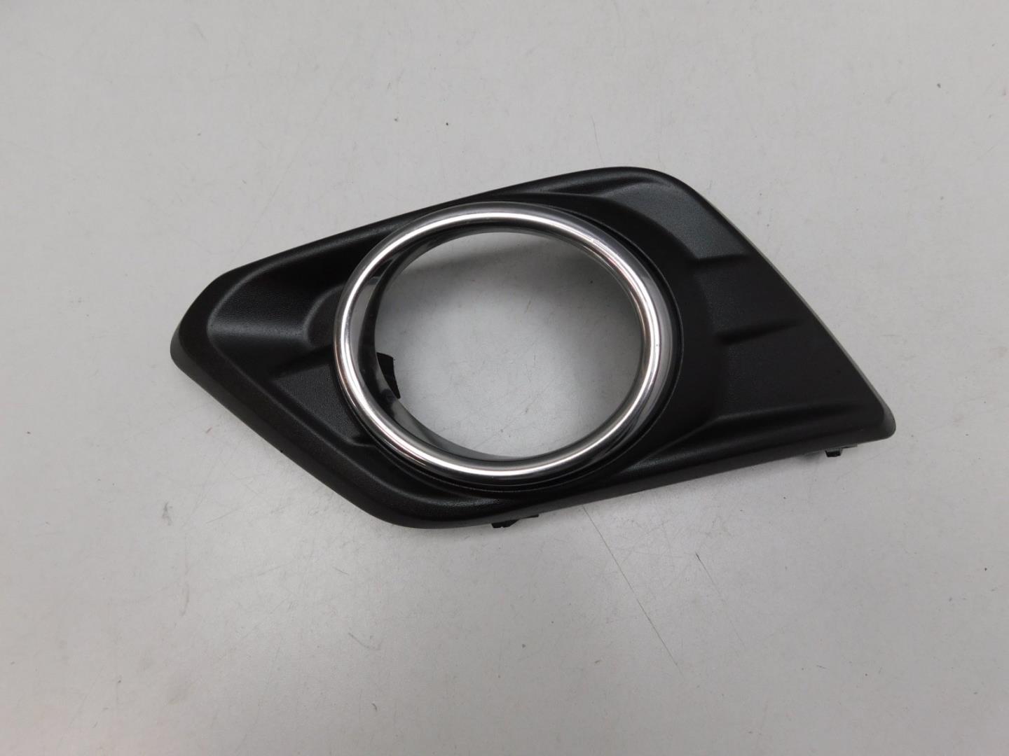 Решетка в бампер левая