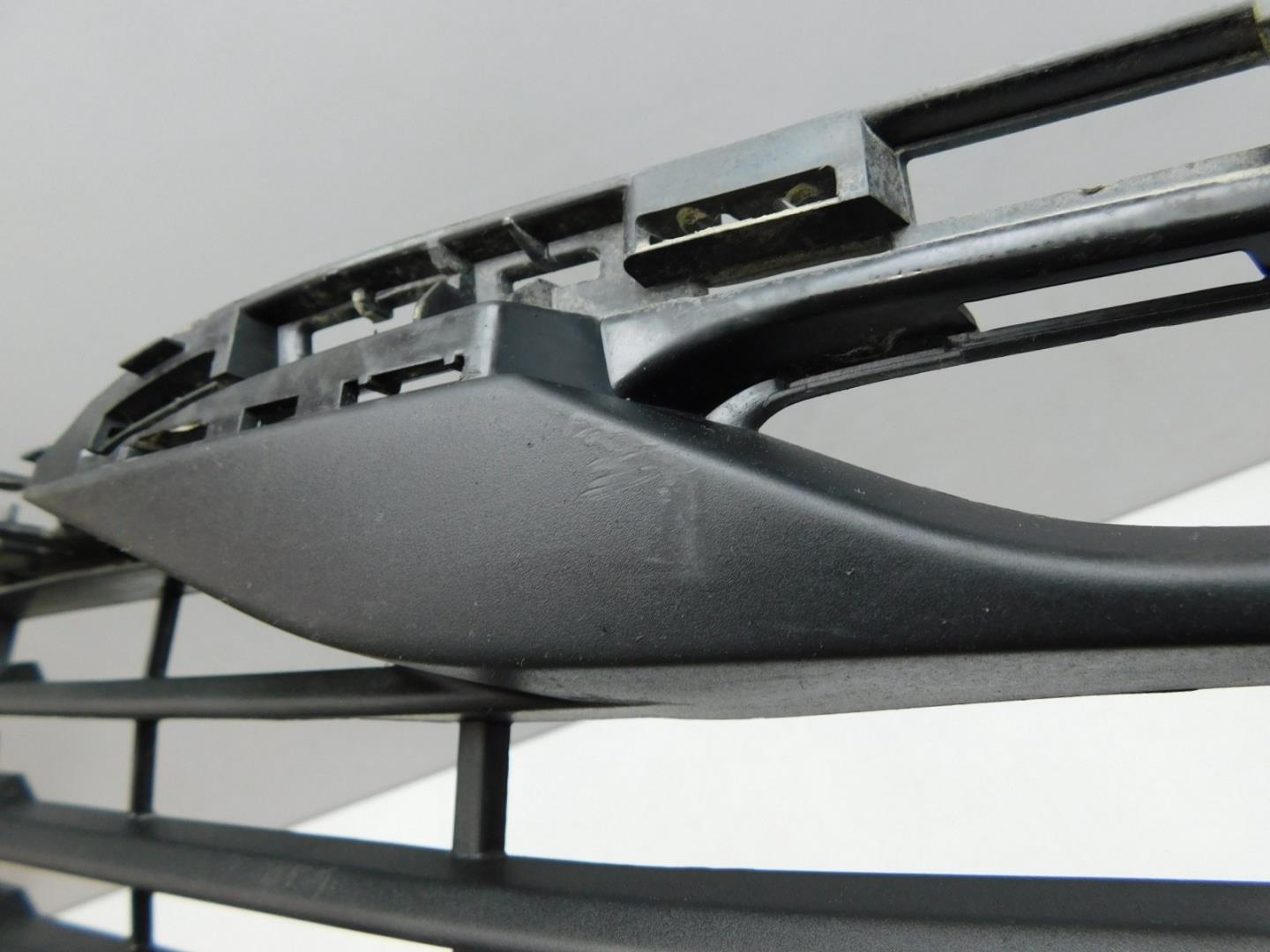 Решетка в бампер левая