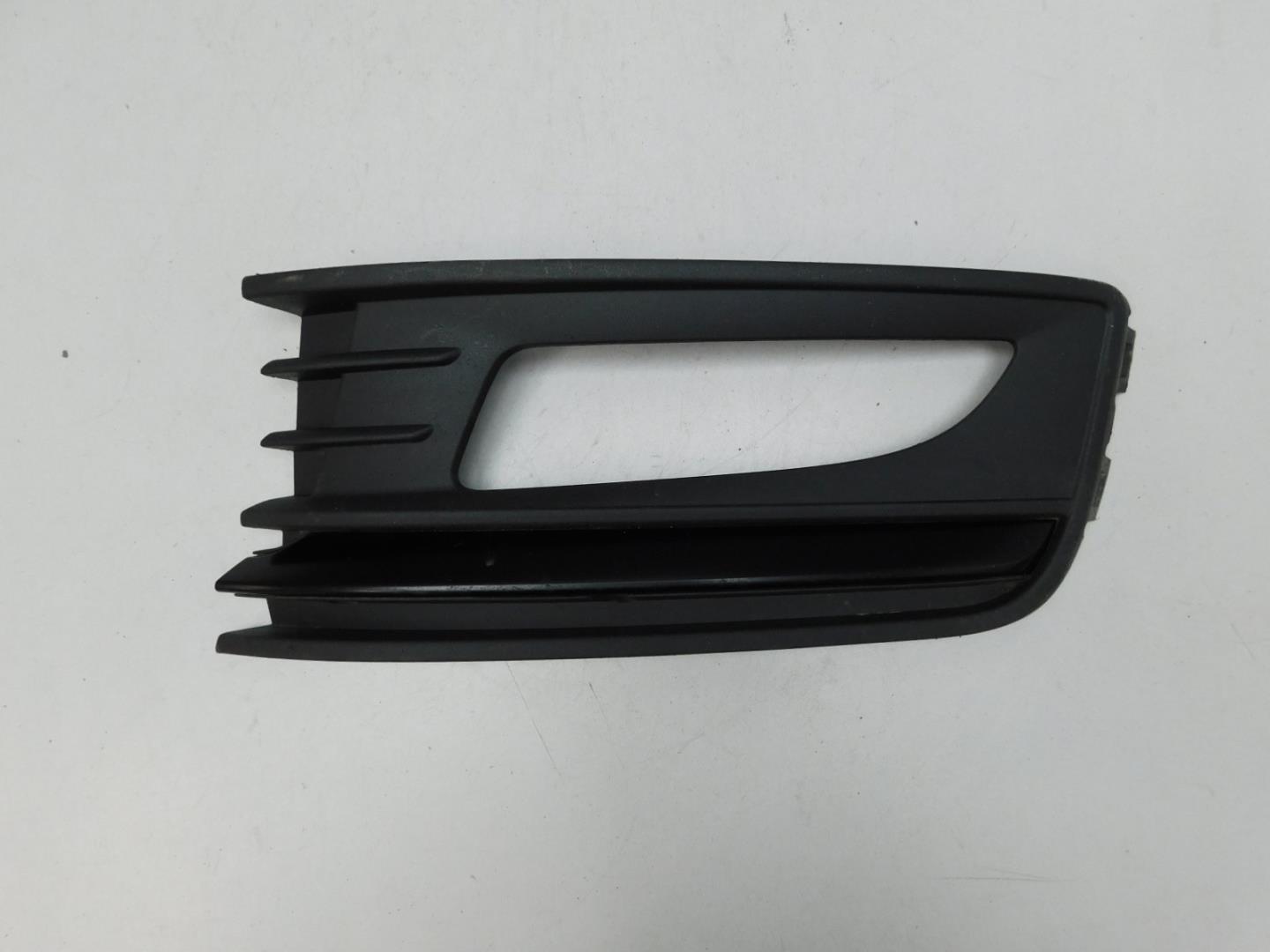 Решетка в бампер левая