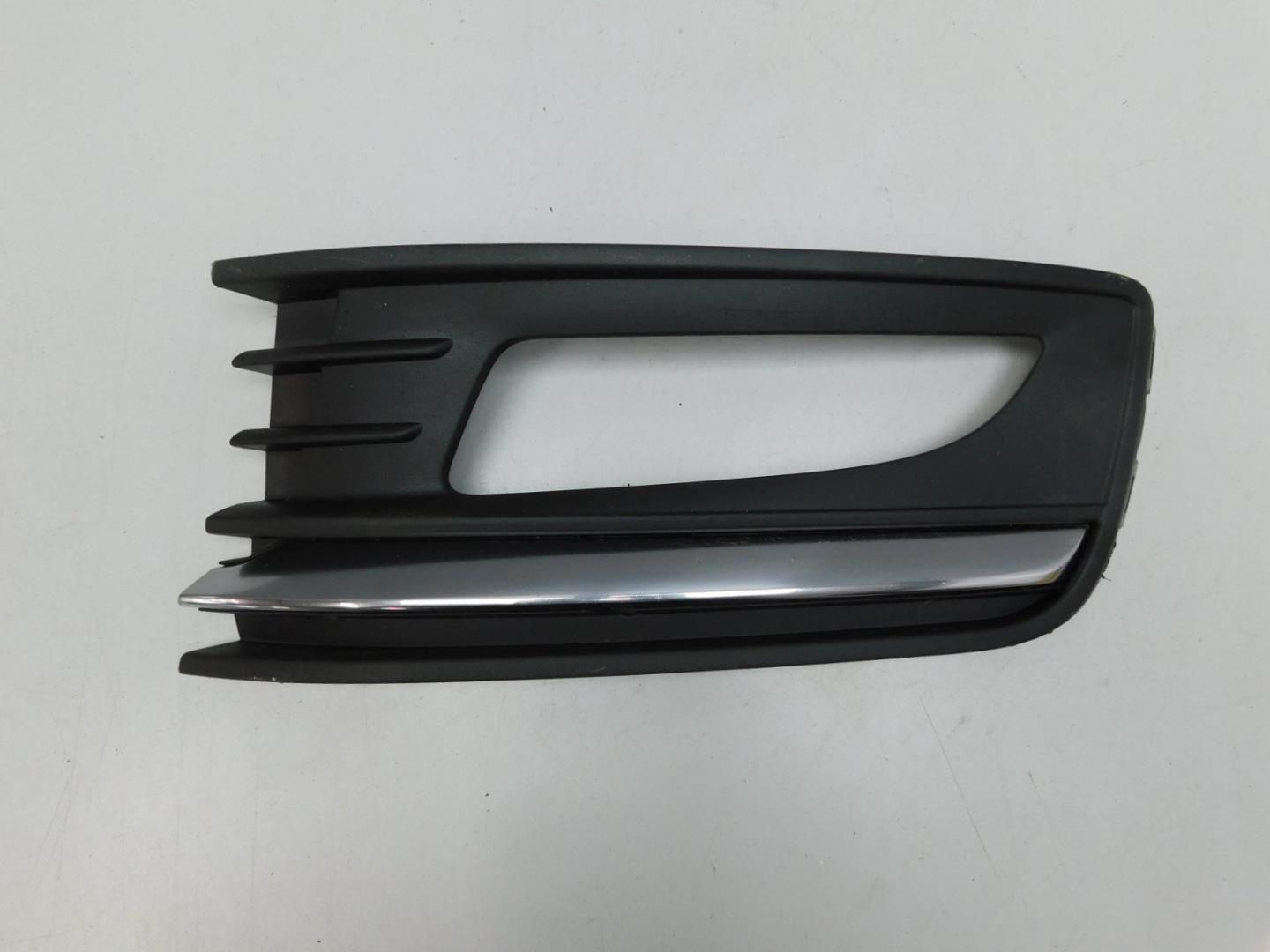 Решетка в бампер левая