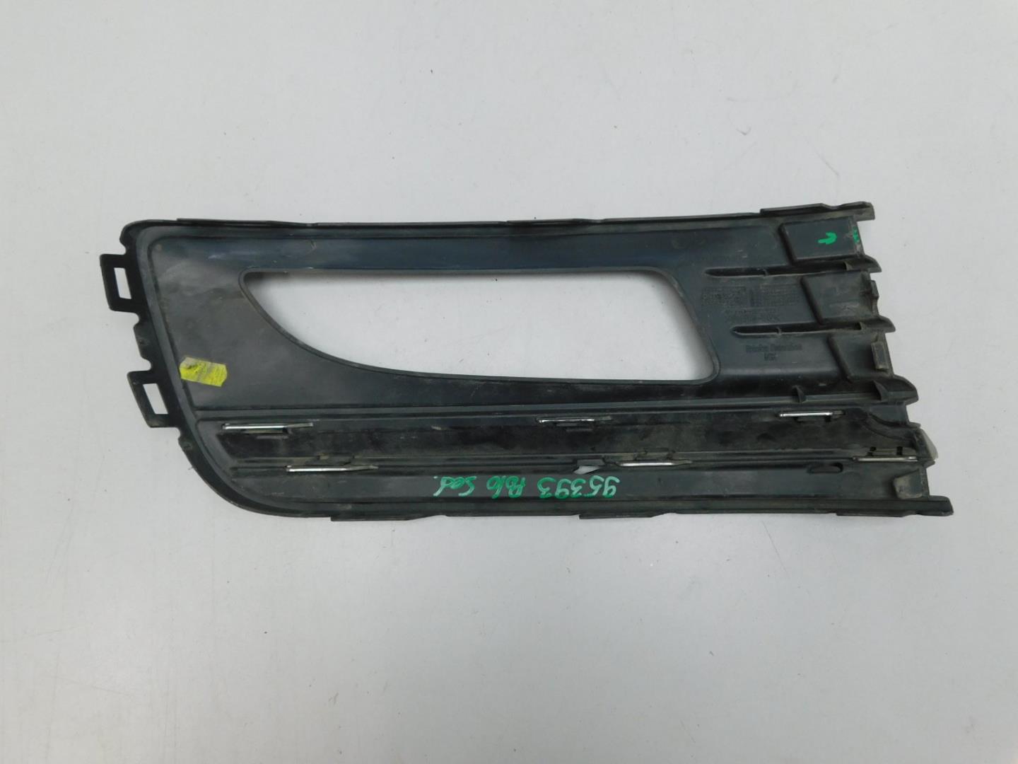 Решетка в бампер левая