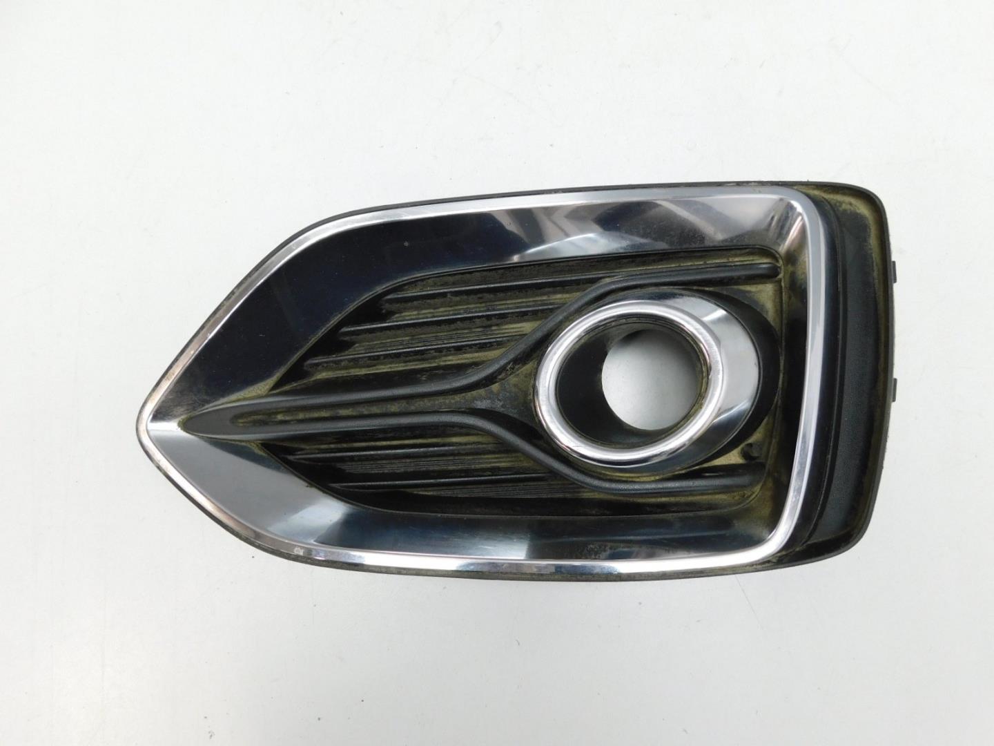 Решетка в бампер правая