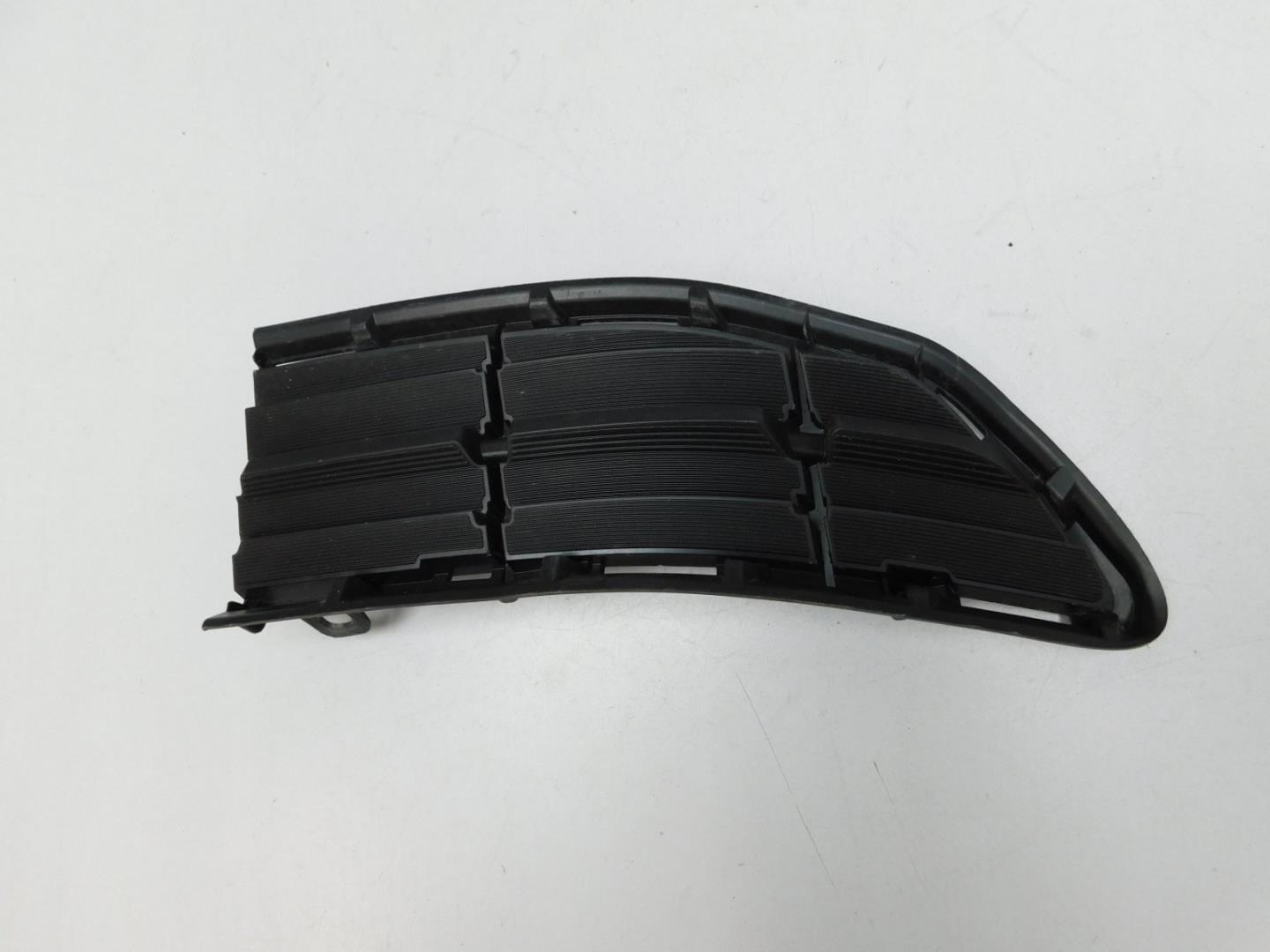 Решетка в бампер левая