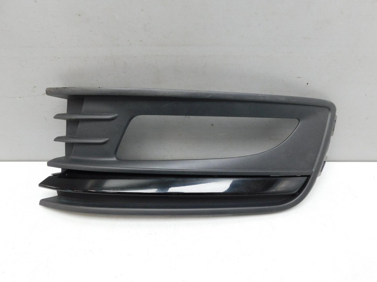 Решетка в бампер левая