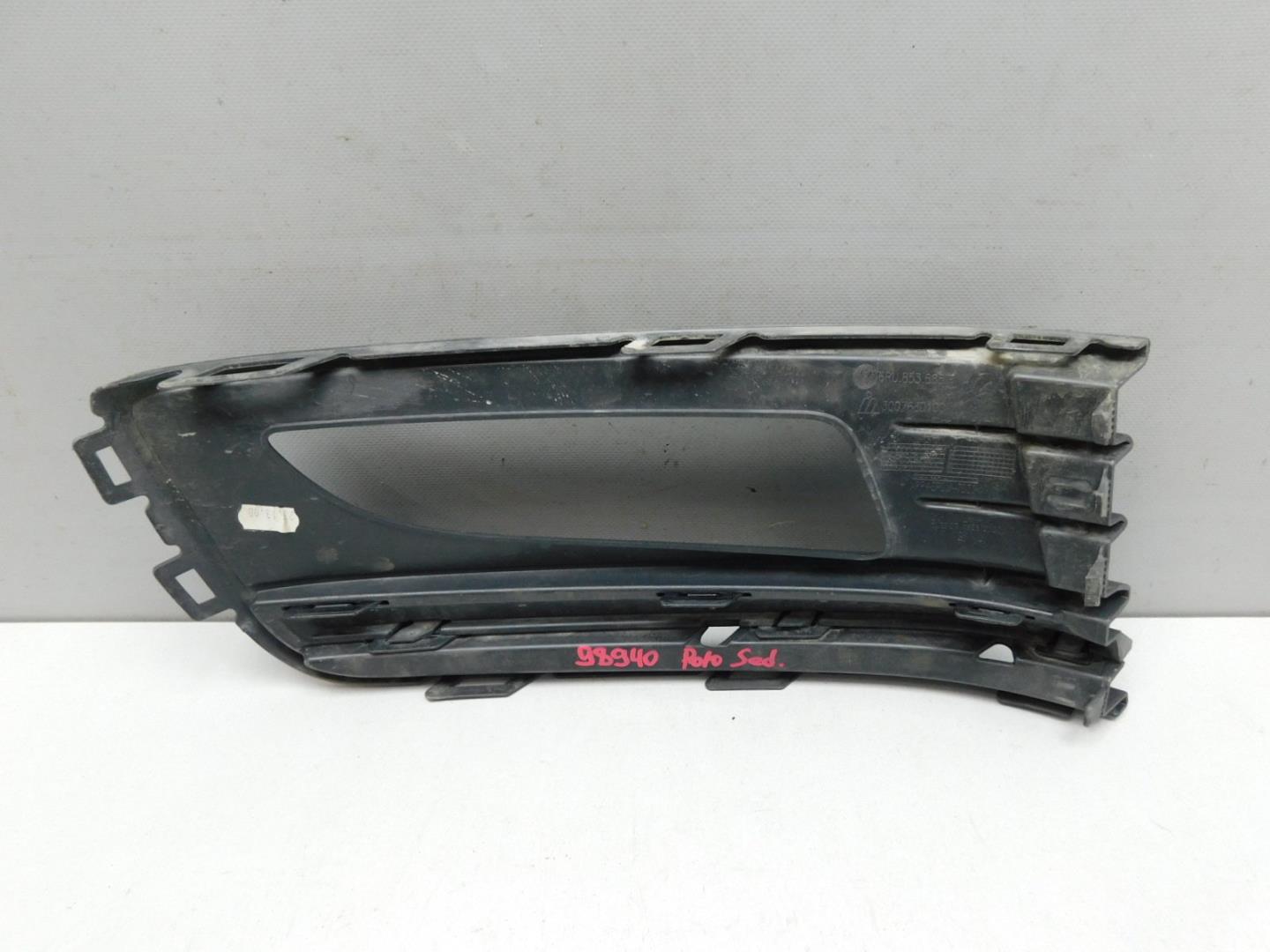 Решетка в бампер левая