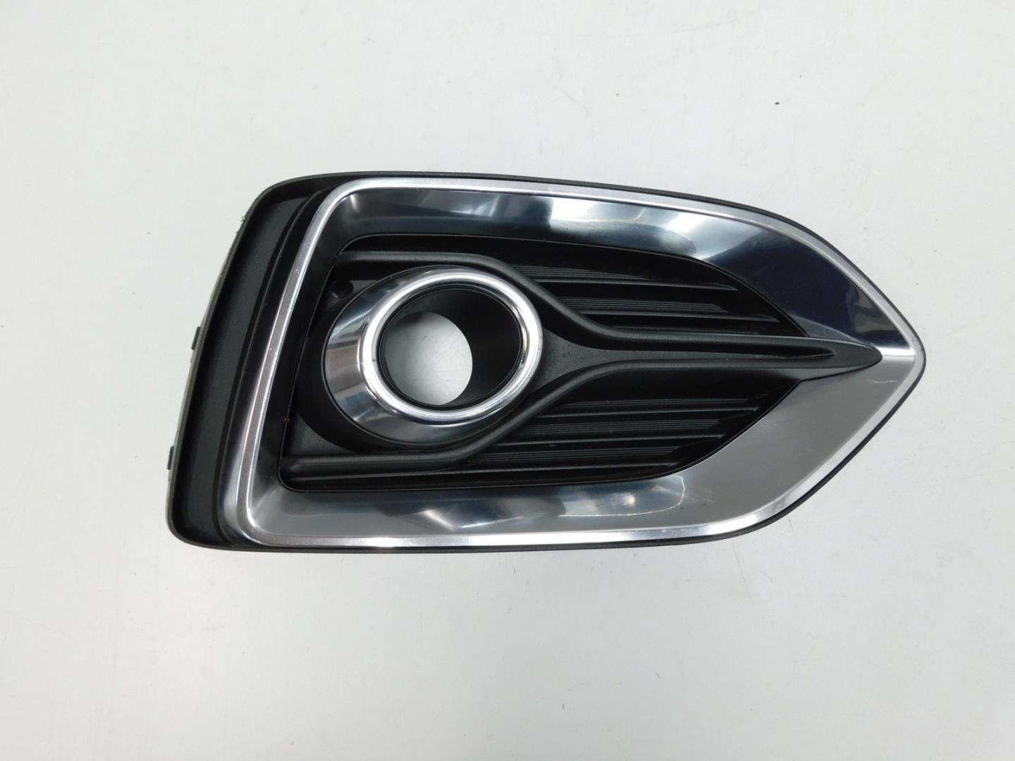 Решетка в бампер правая