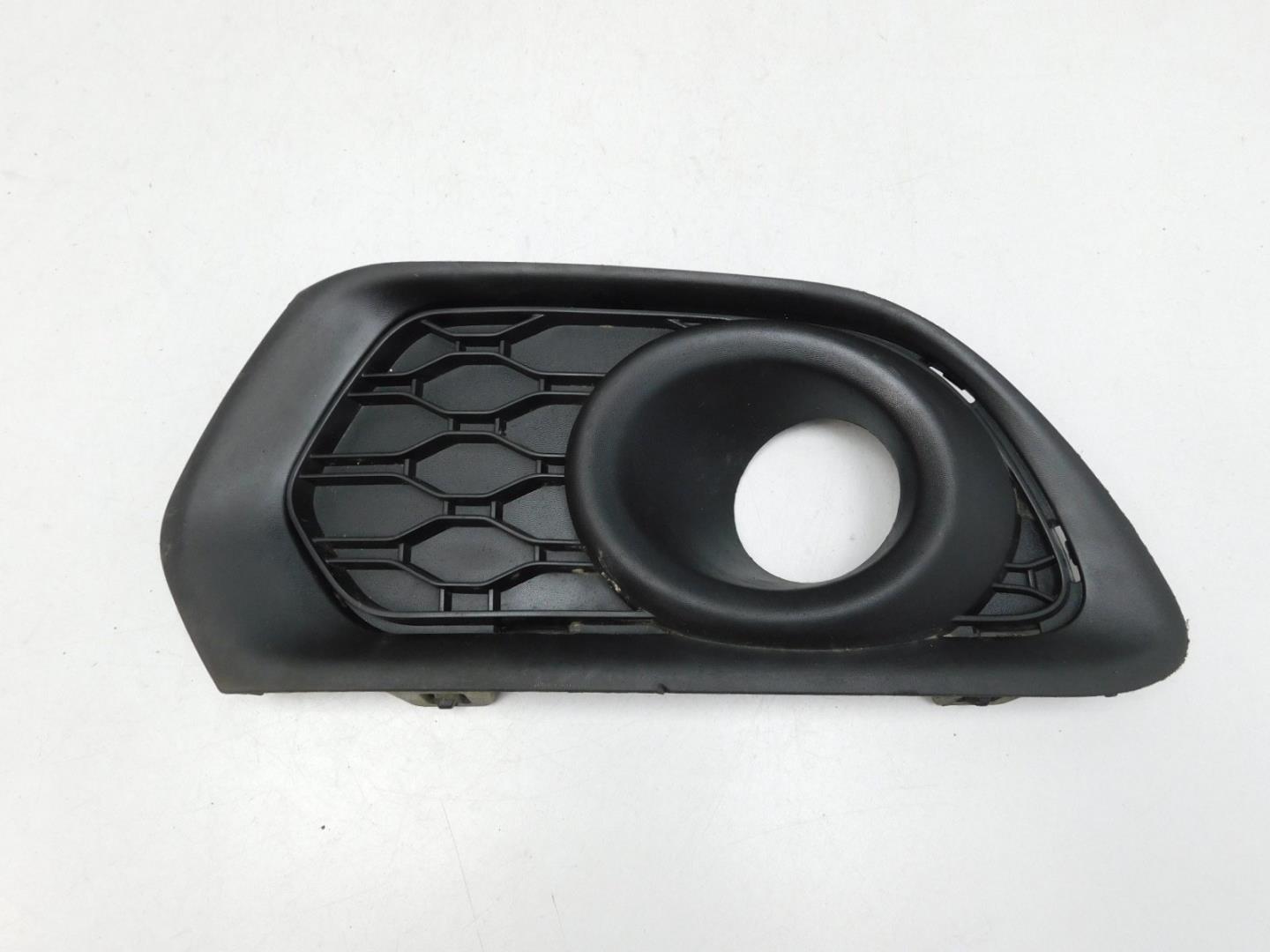 Решетка в бампер левая