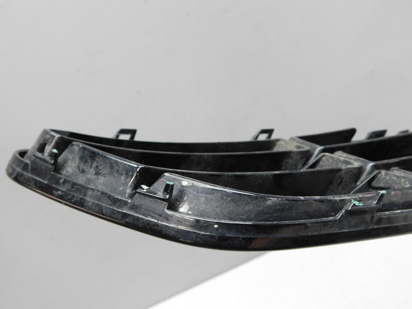 Решетка в бампер правая