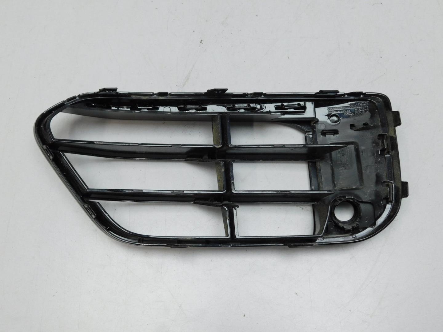 Решетка в бампер правая