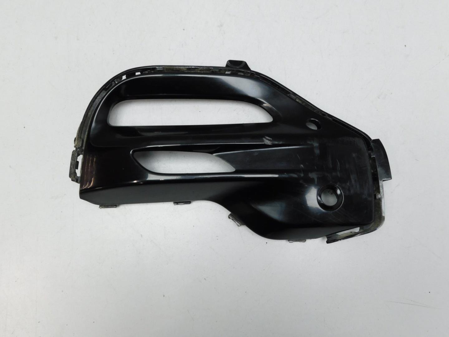 Решетка в бампер правая