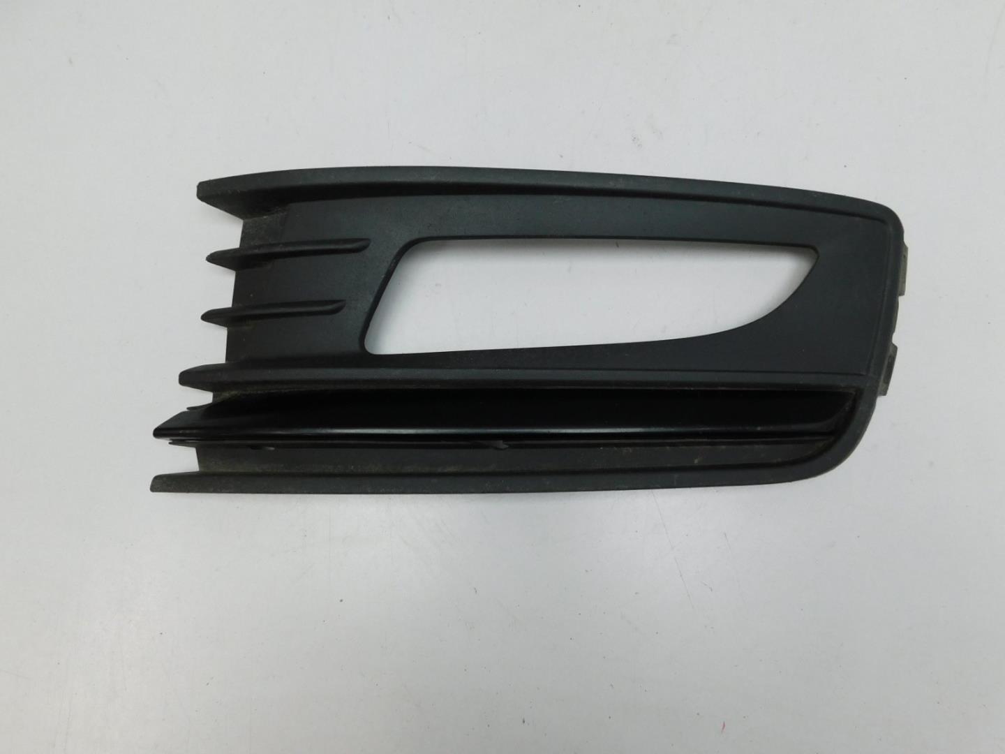 Решетка в бампер левая