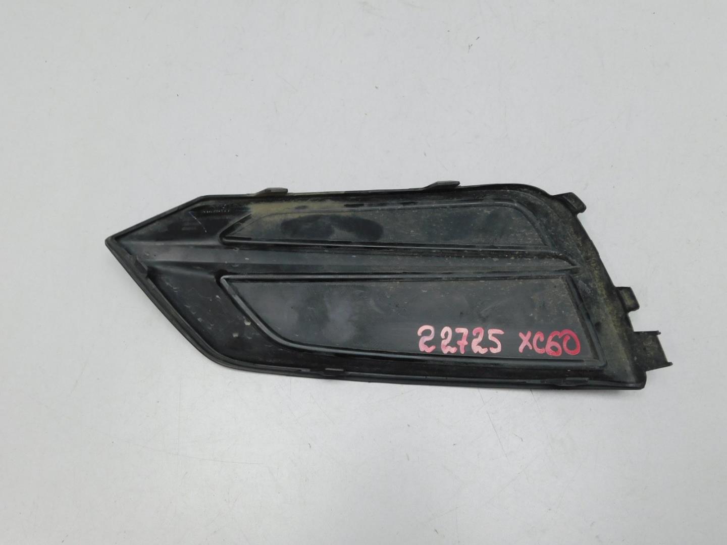 Решетка в бампер правая