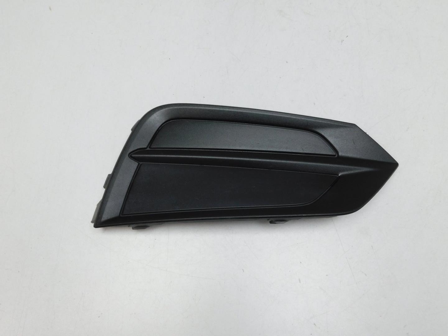 Решетка в бампер правая