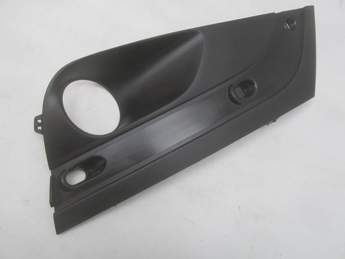 Решетка в бампер правая