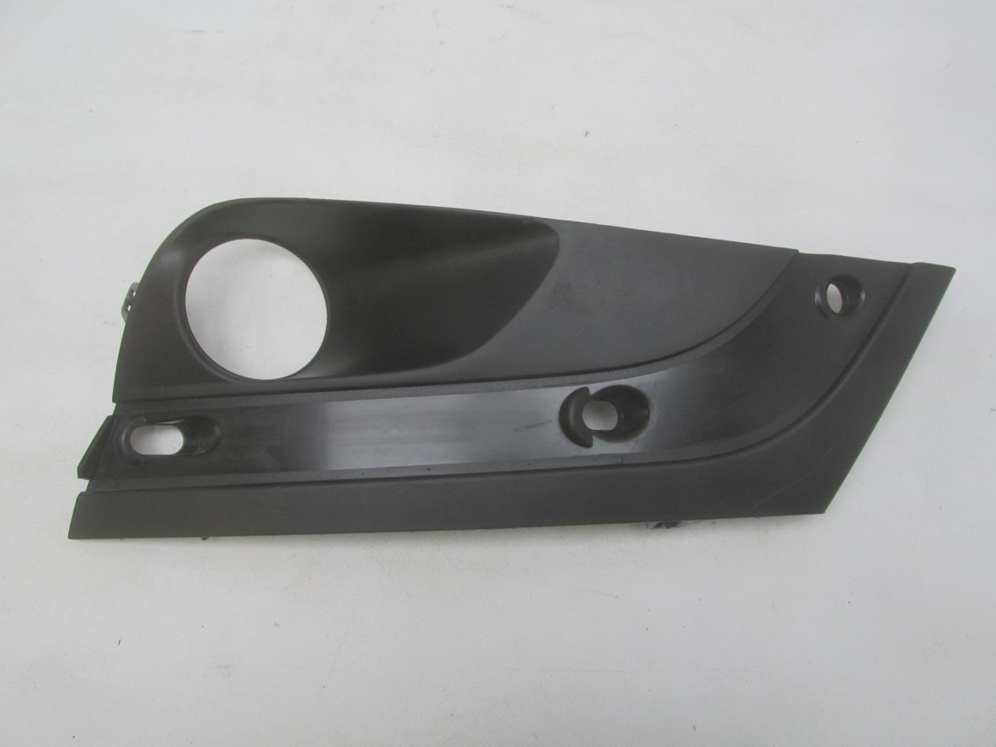 Решетка в бампер правая