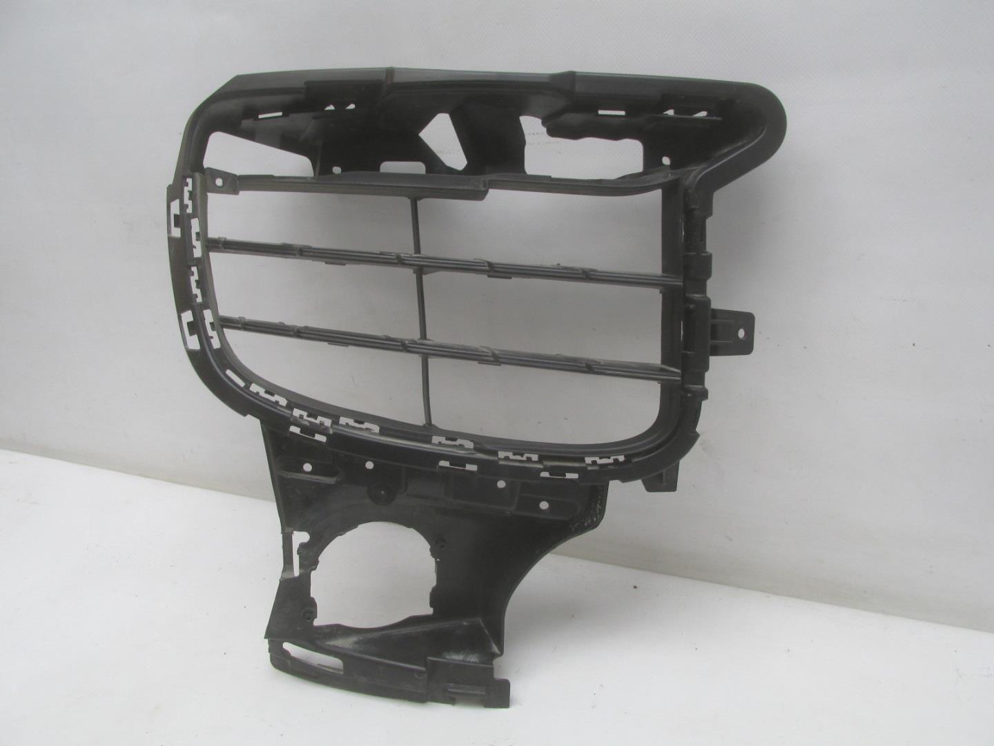 Решетка в бампер правая