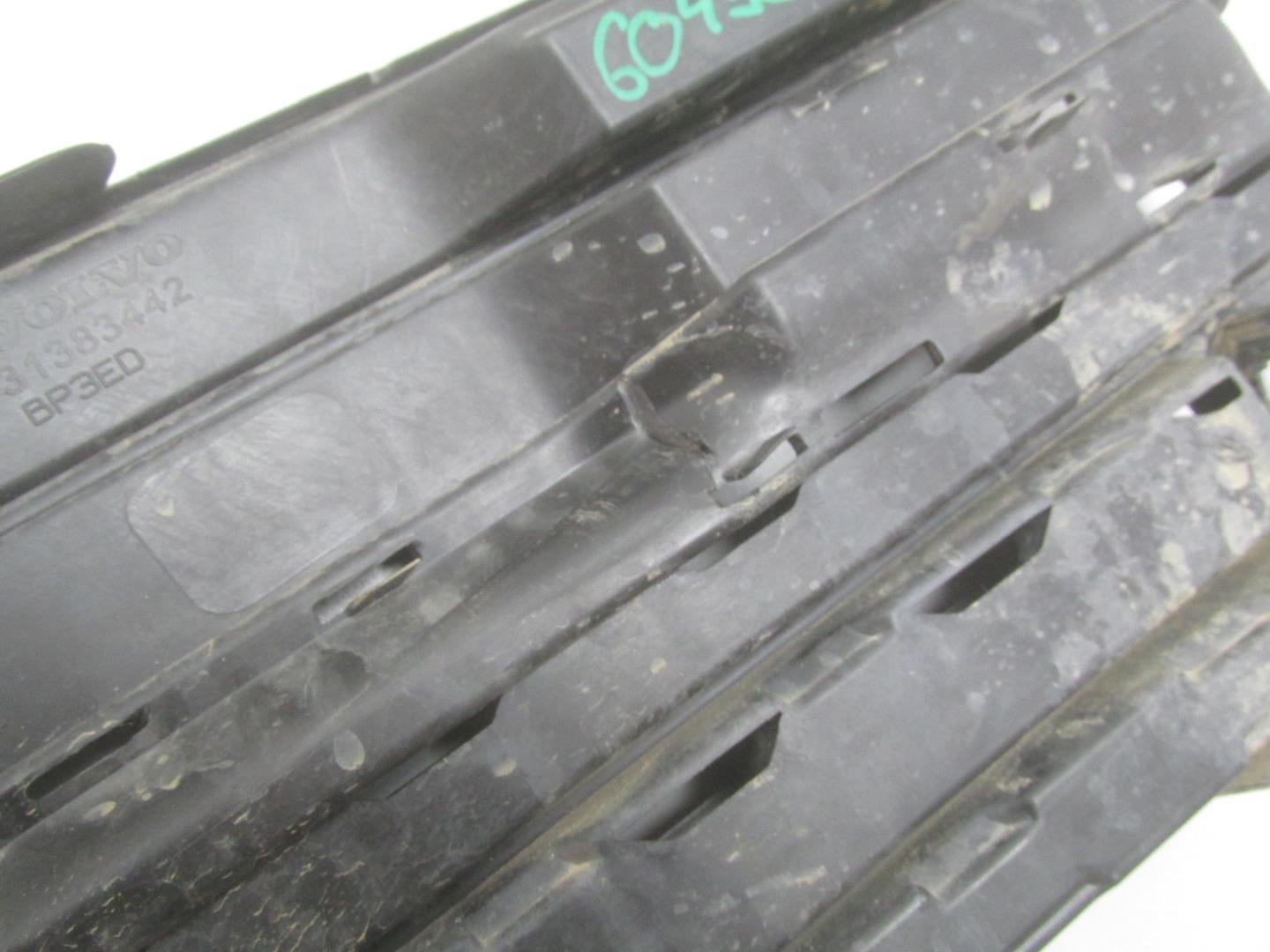 Решетка в бампер правая