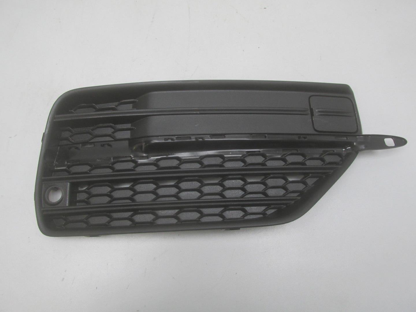 Решетка в бампер правая