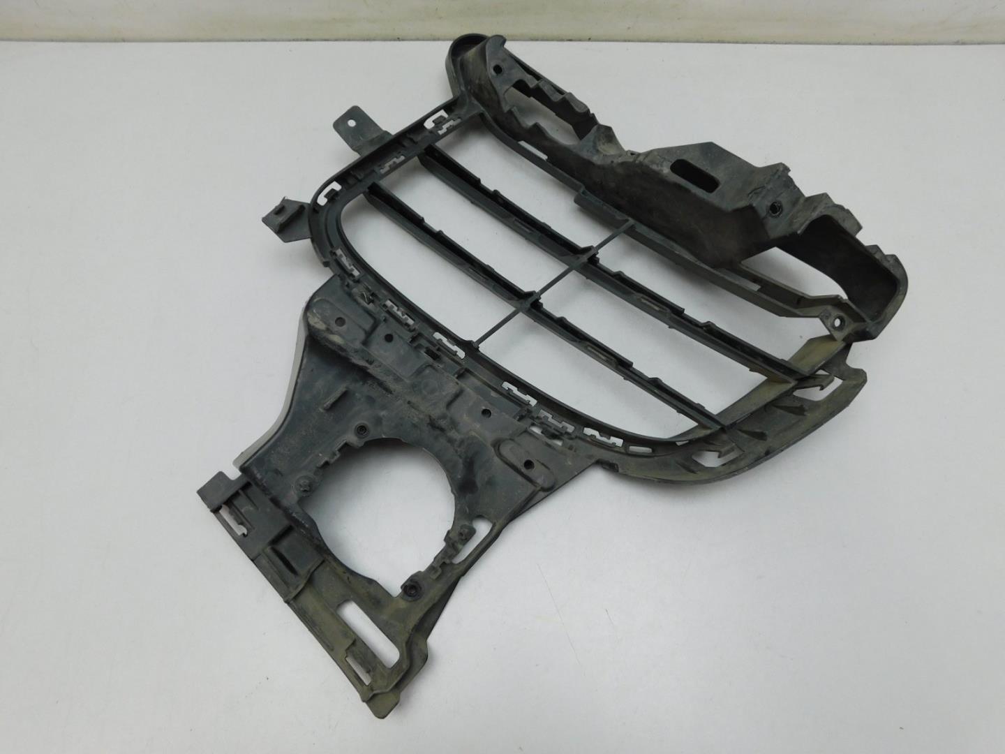 Решетка в бампер правая