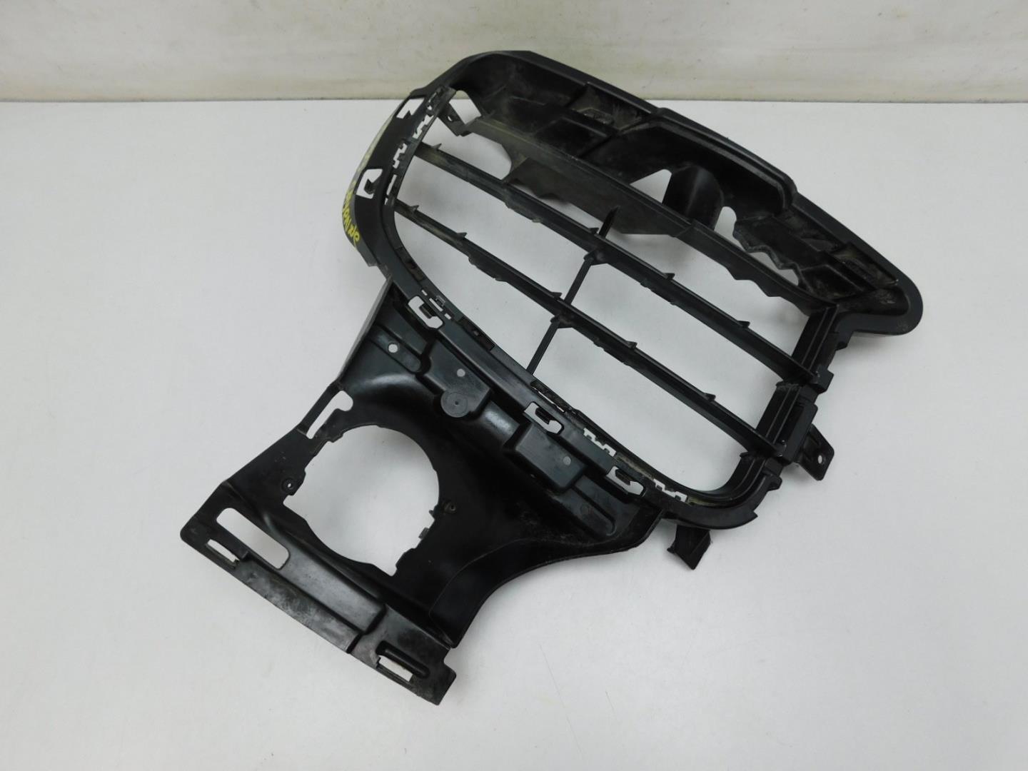 Решетка в бампер правая