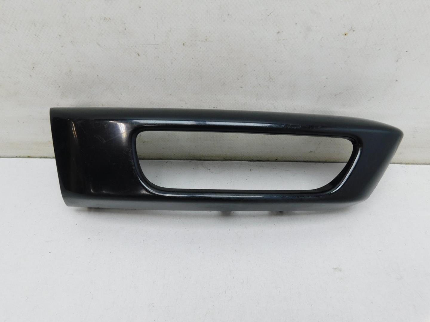 Решетка в бампер правая