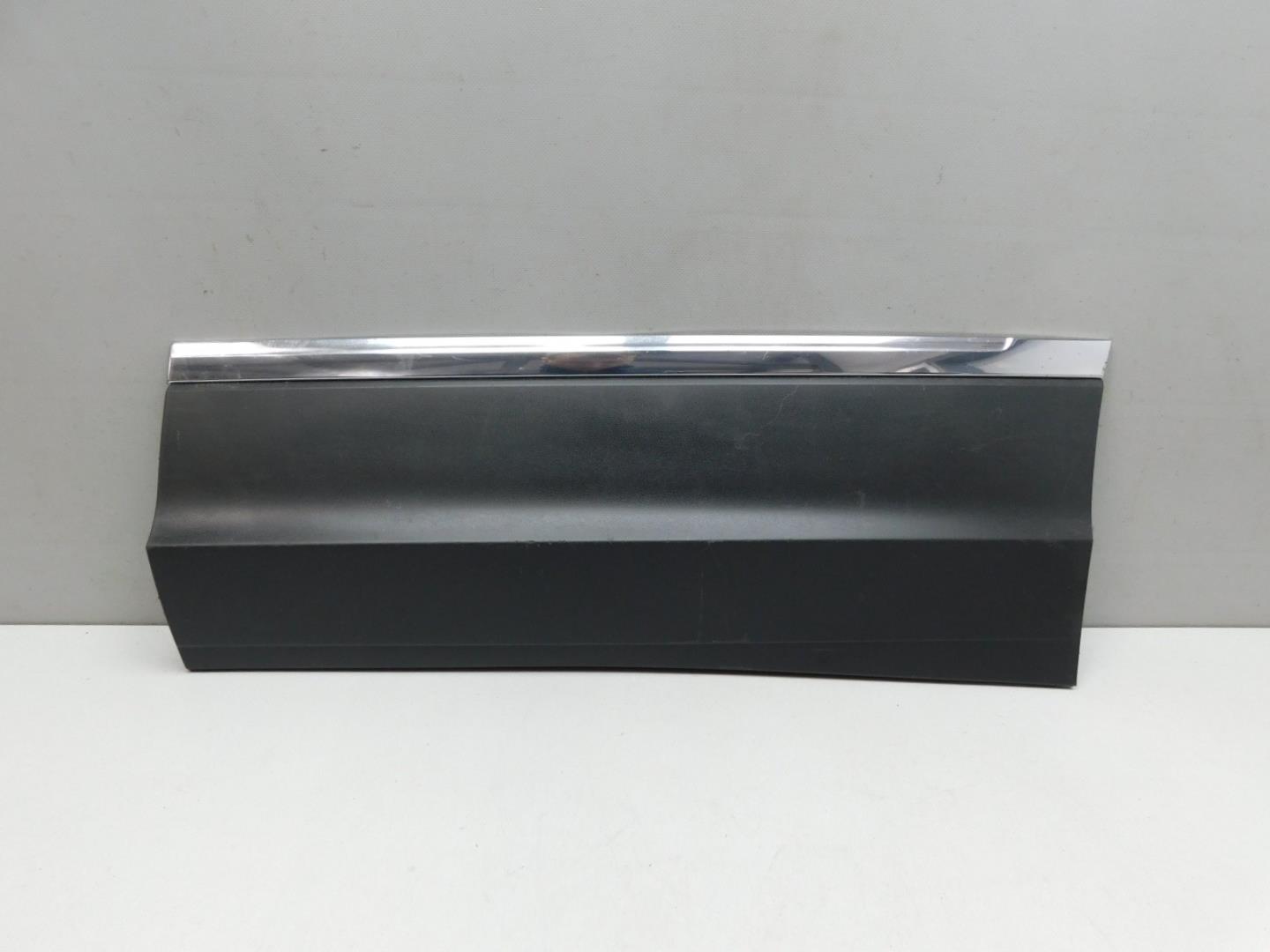 Накладка двери задней левой