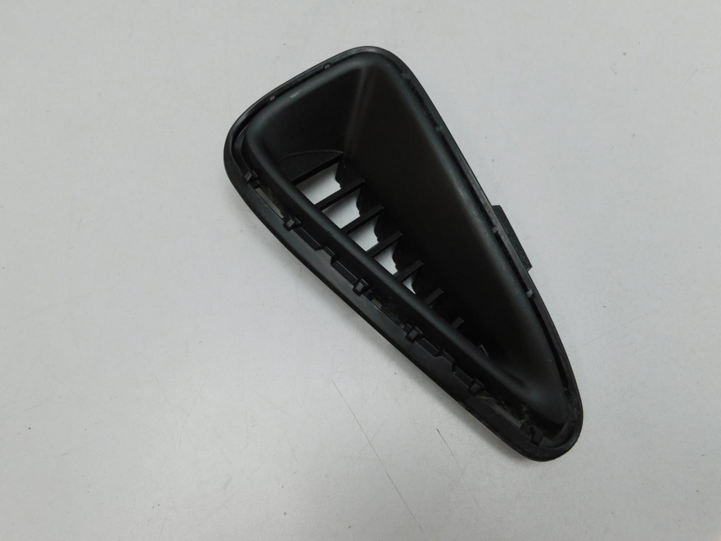 Решетка в бампер правая