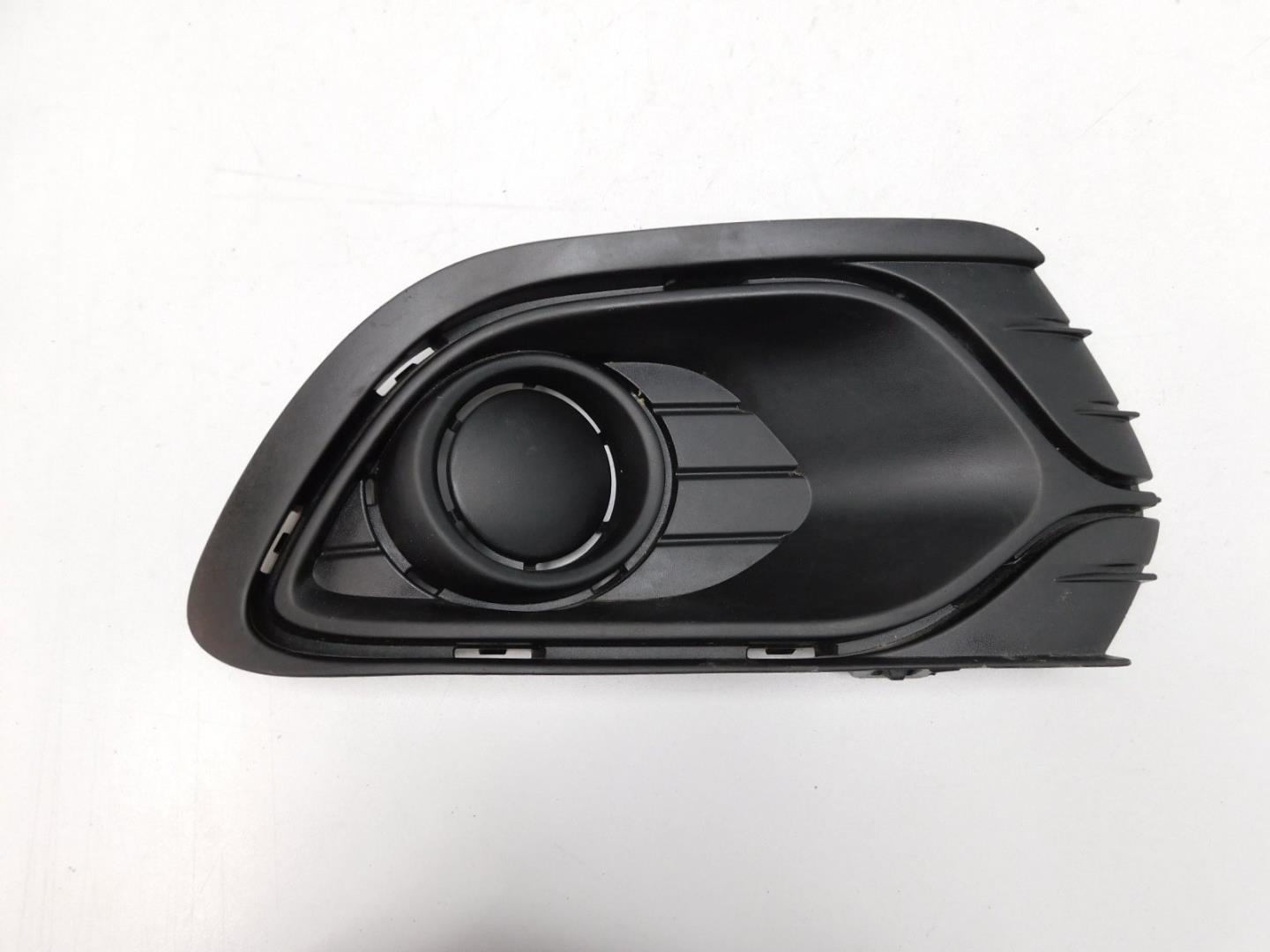 Решетка в бампер правая