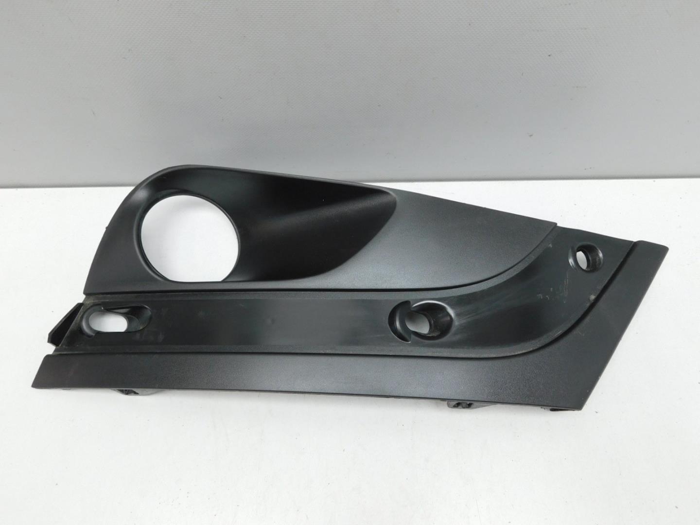 Решетка в бампер правая