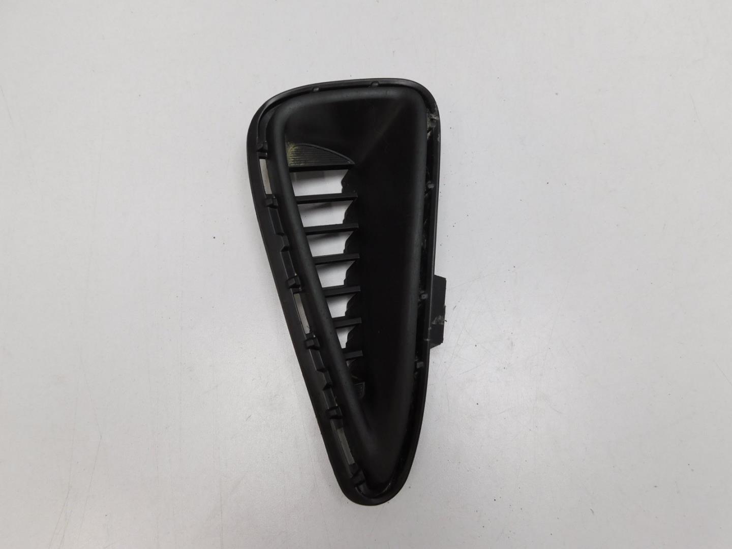 Решетка в бампер правая