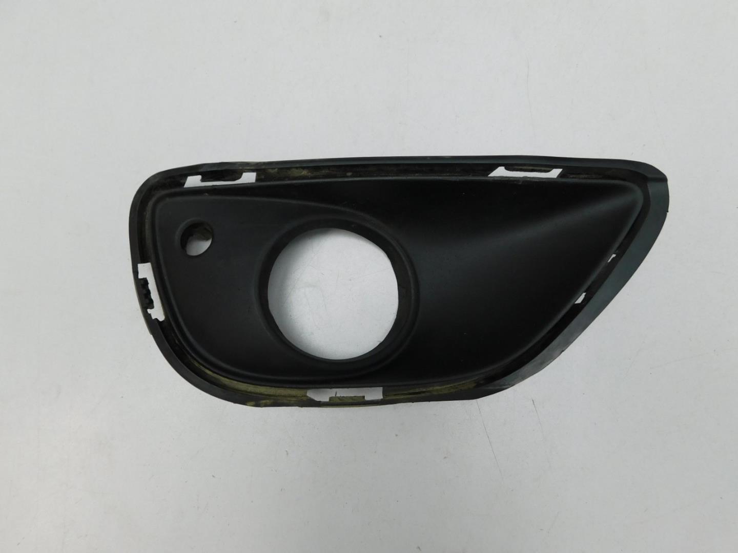 Решетка в бампер правая