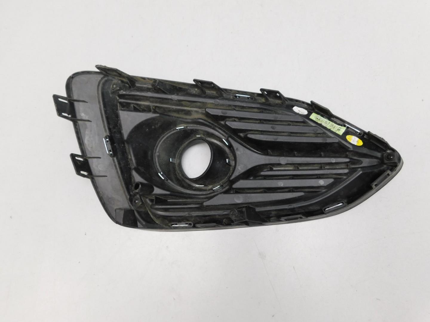 Решетка в бампер правая