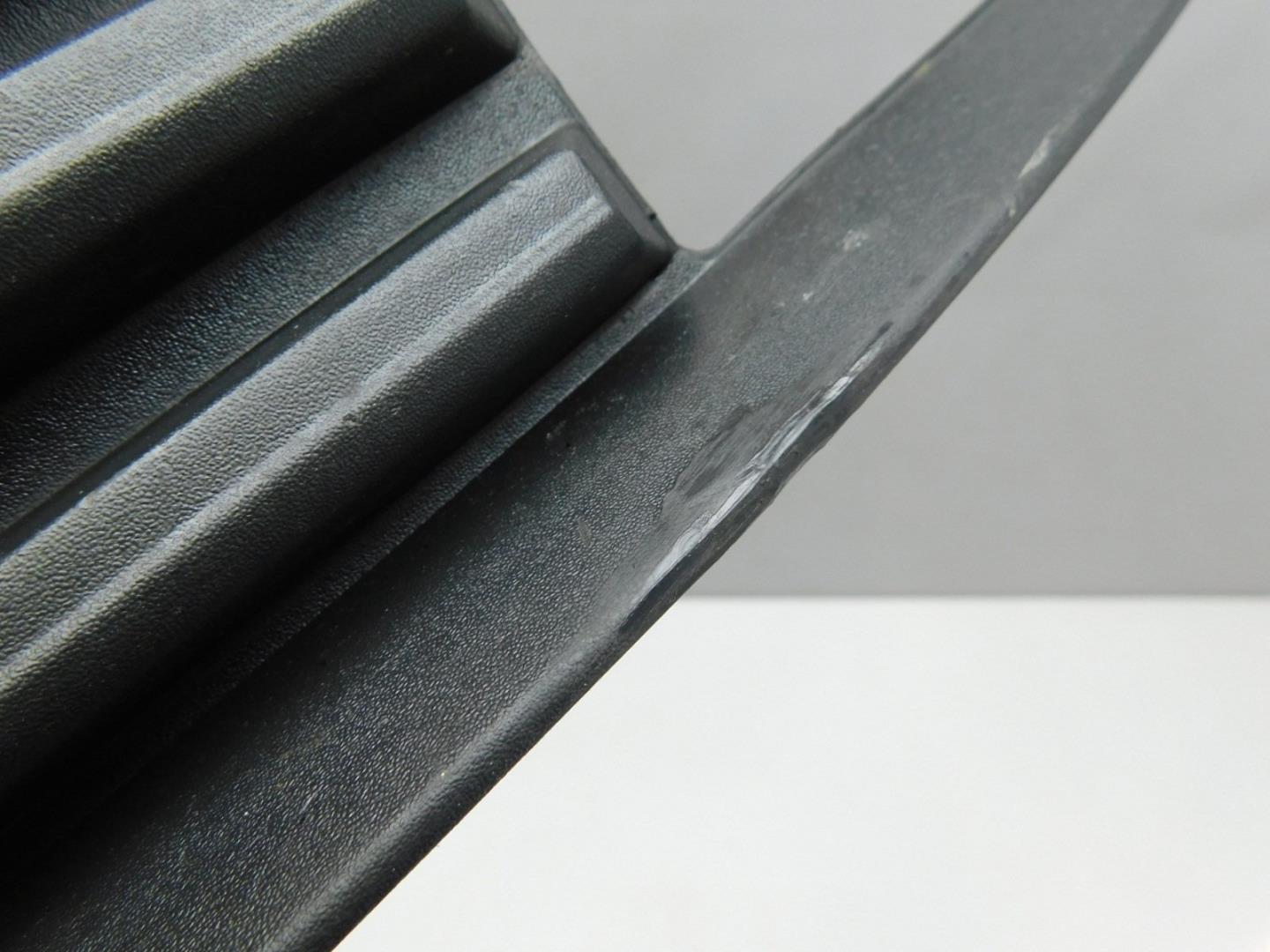 Решетка в бампер правая