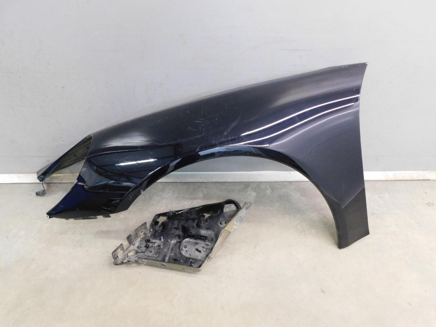 Крыло переднее левое