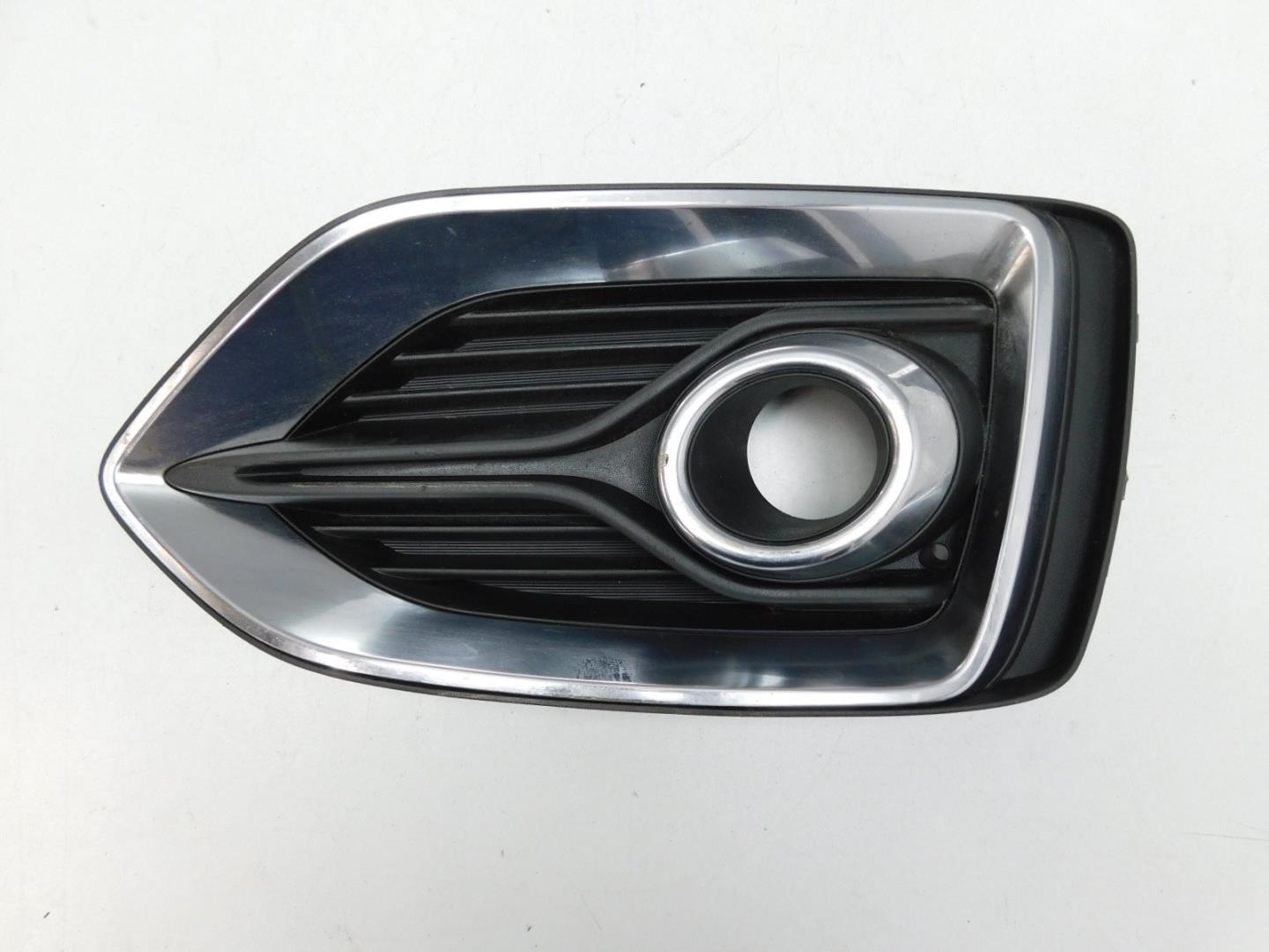 Решетка в бампер правая