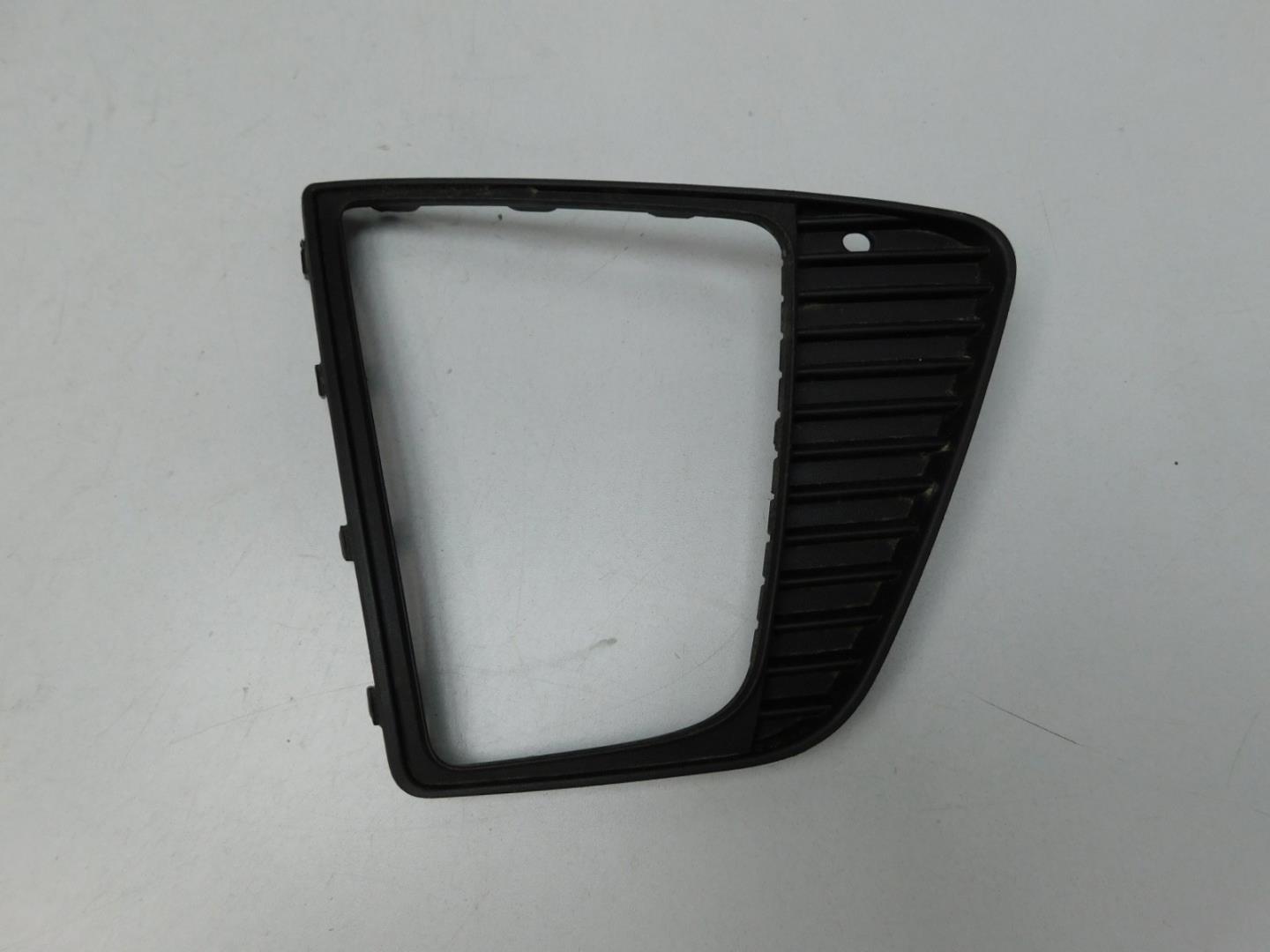 Решетка в бампер правая