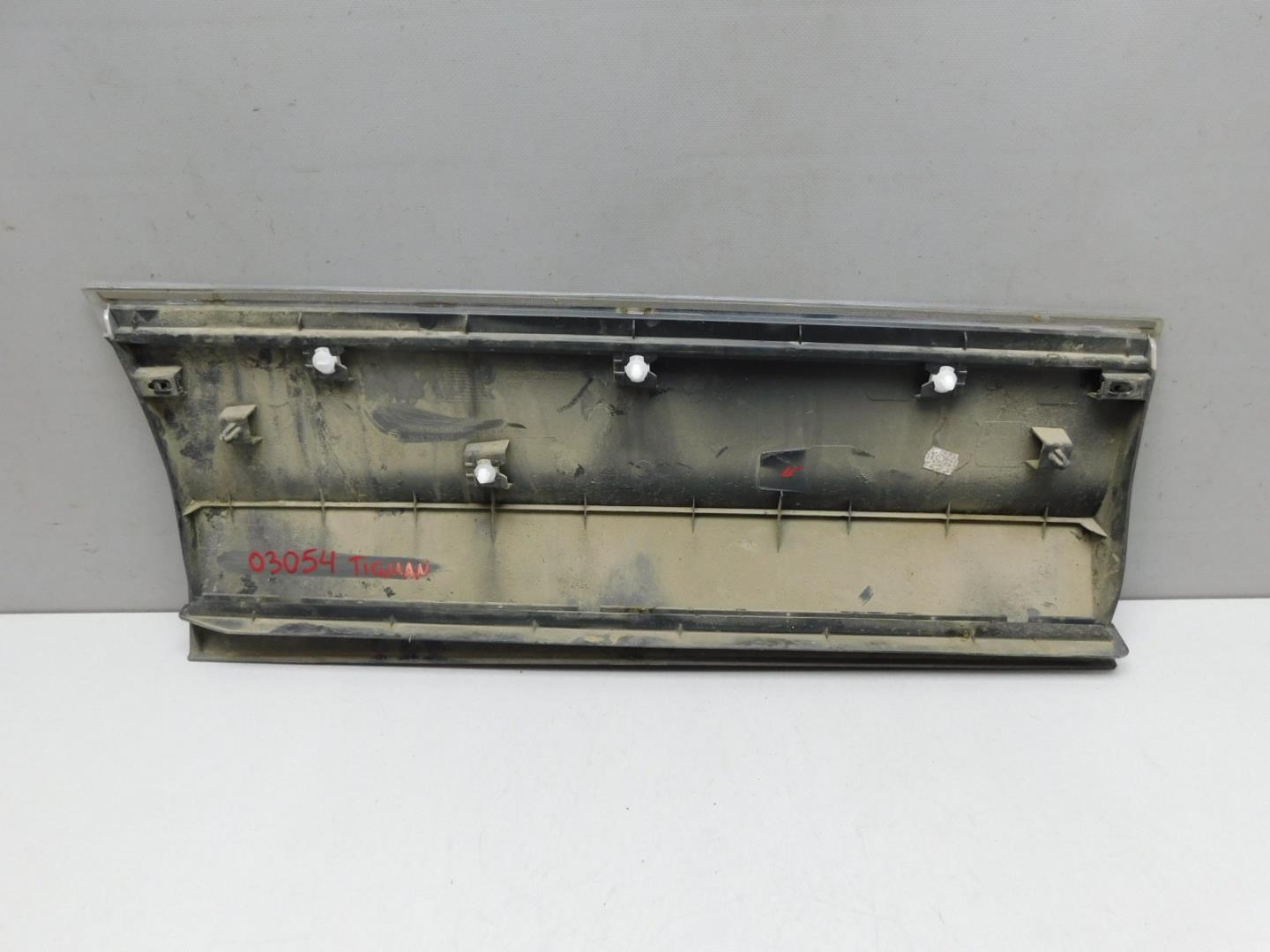 Накладка двери задней левой