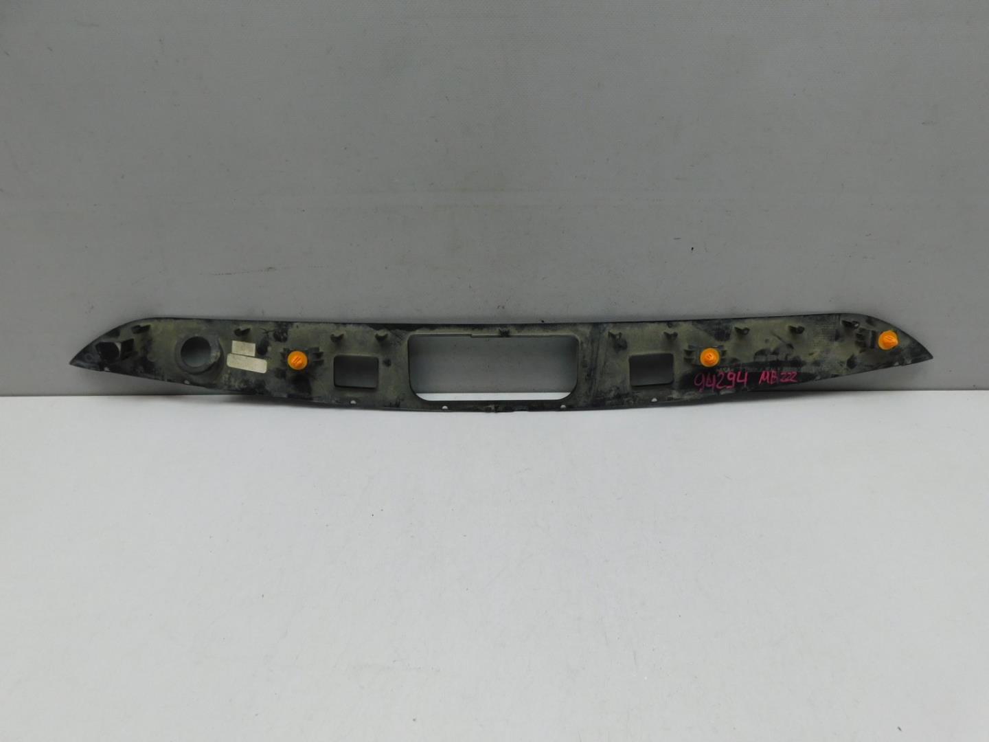 Накладка двери багажника