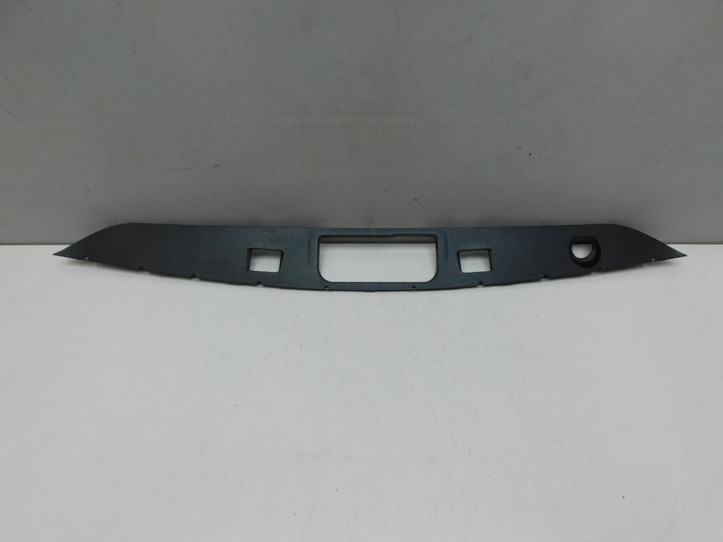 Накладка двери багажника