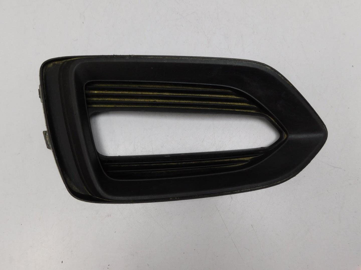 Решетка в бампер левая