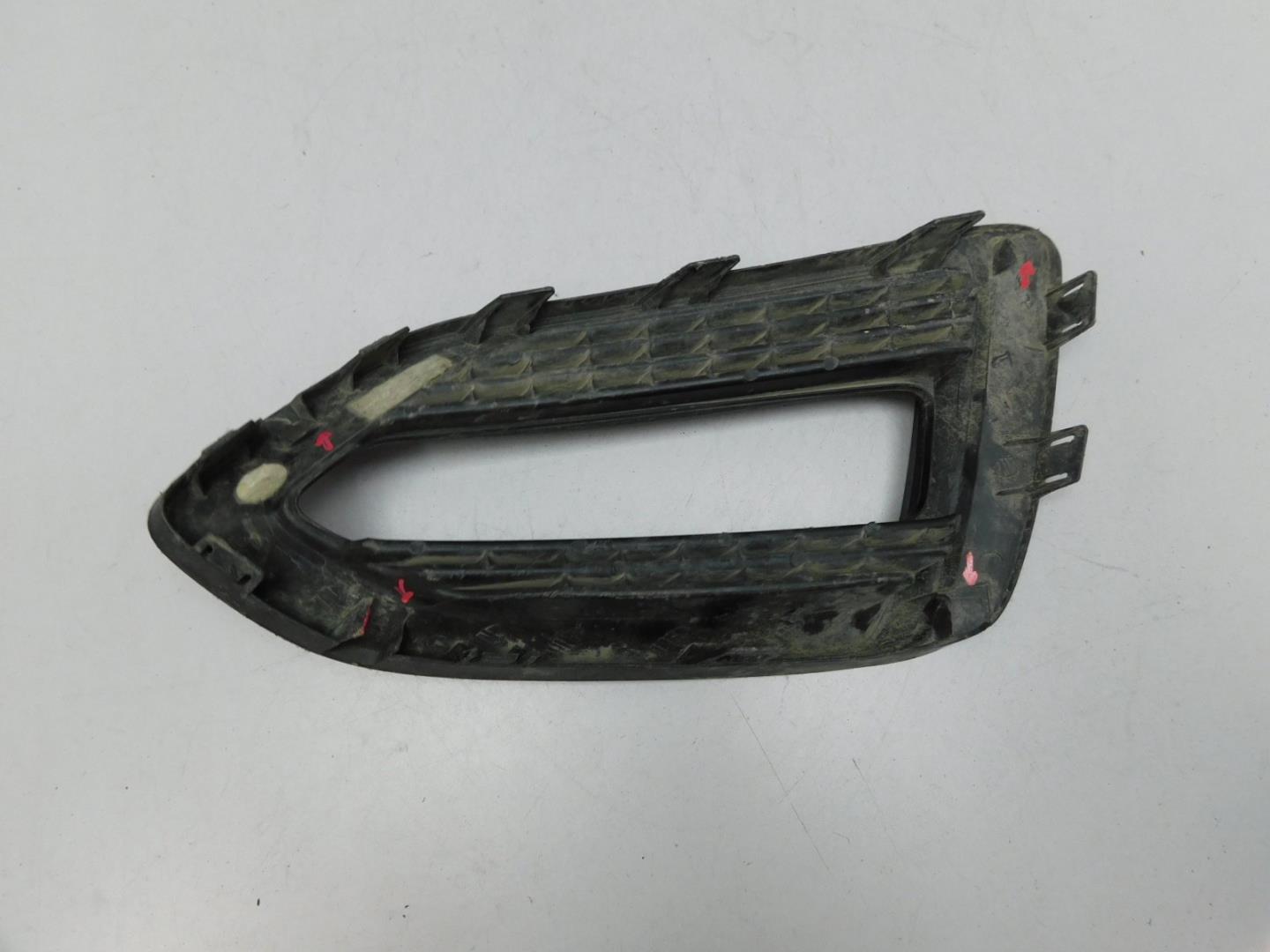 Решетка в бампер левая