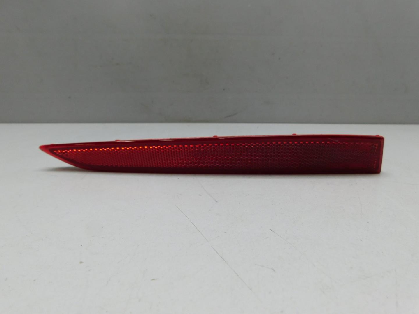 Фонарь задний в бампер правый