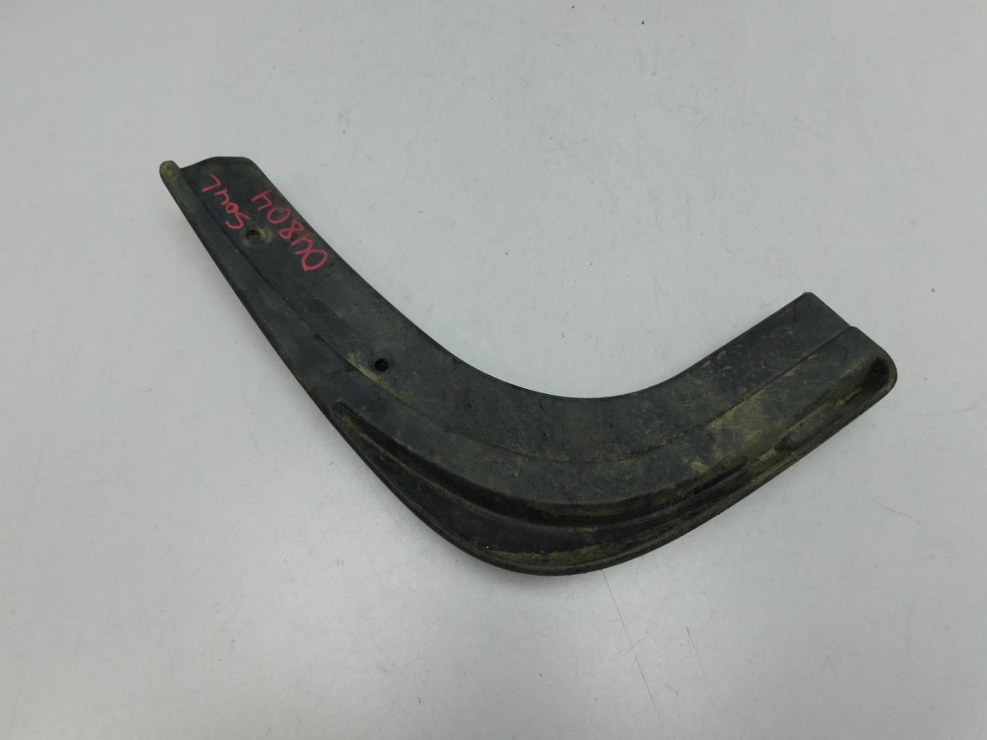 Брызговик задний правый