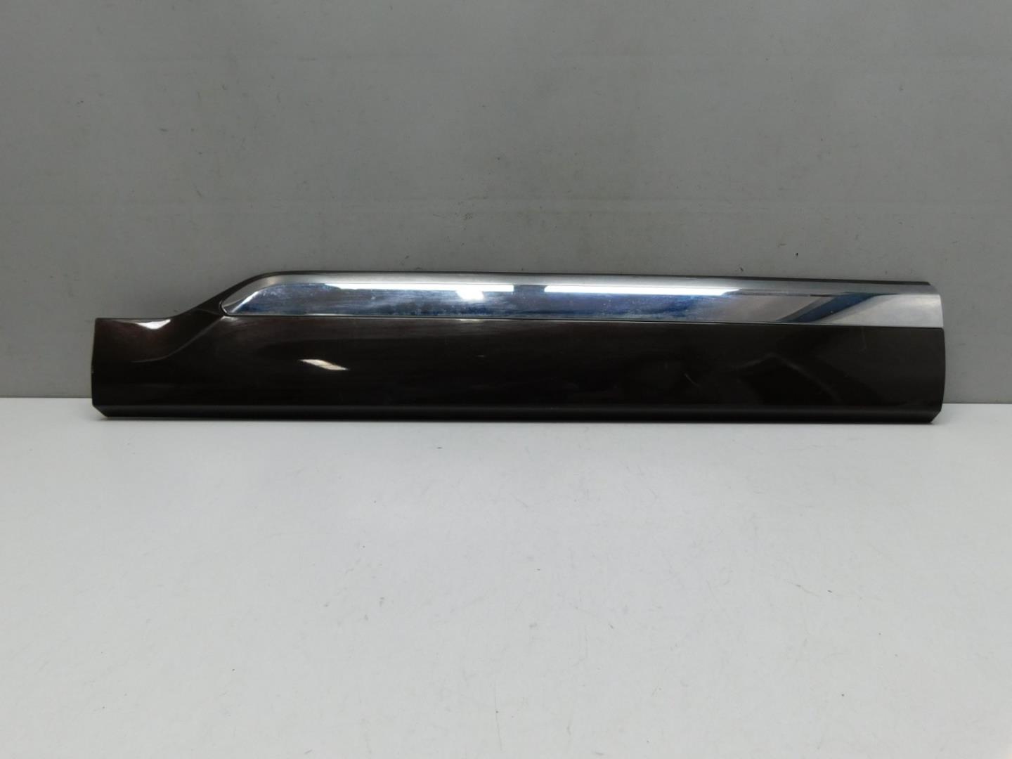 Накладка двери задней правой