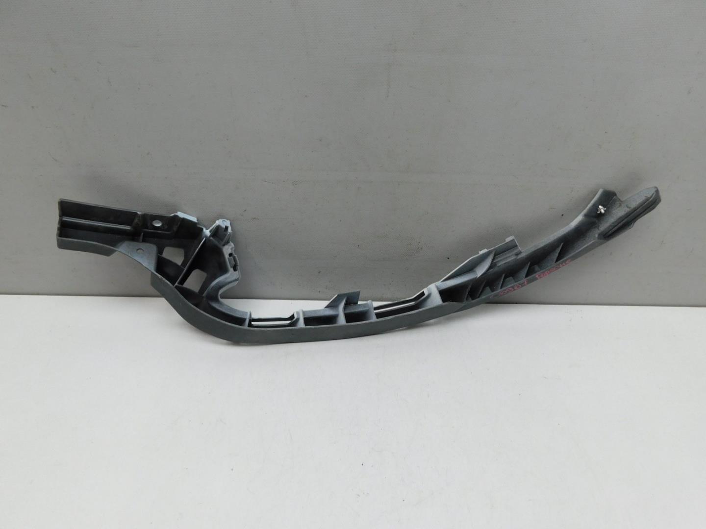 Кронштейн заднего бампера