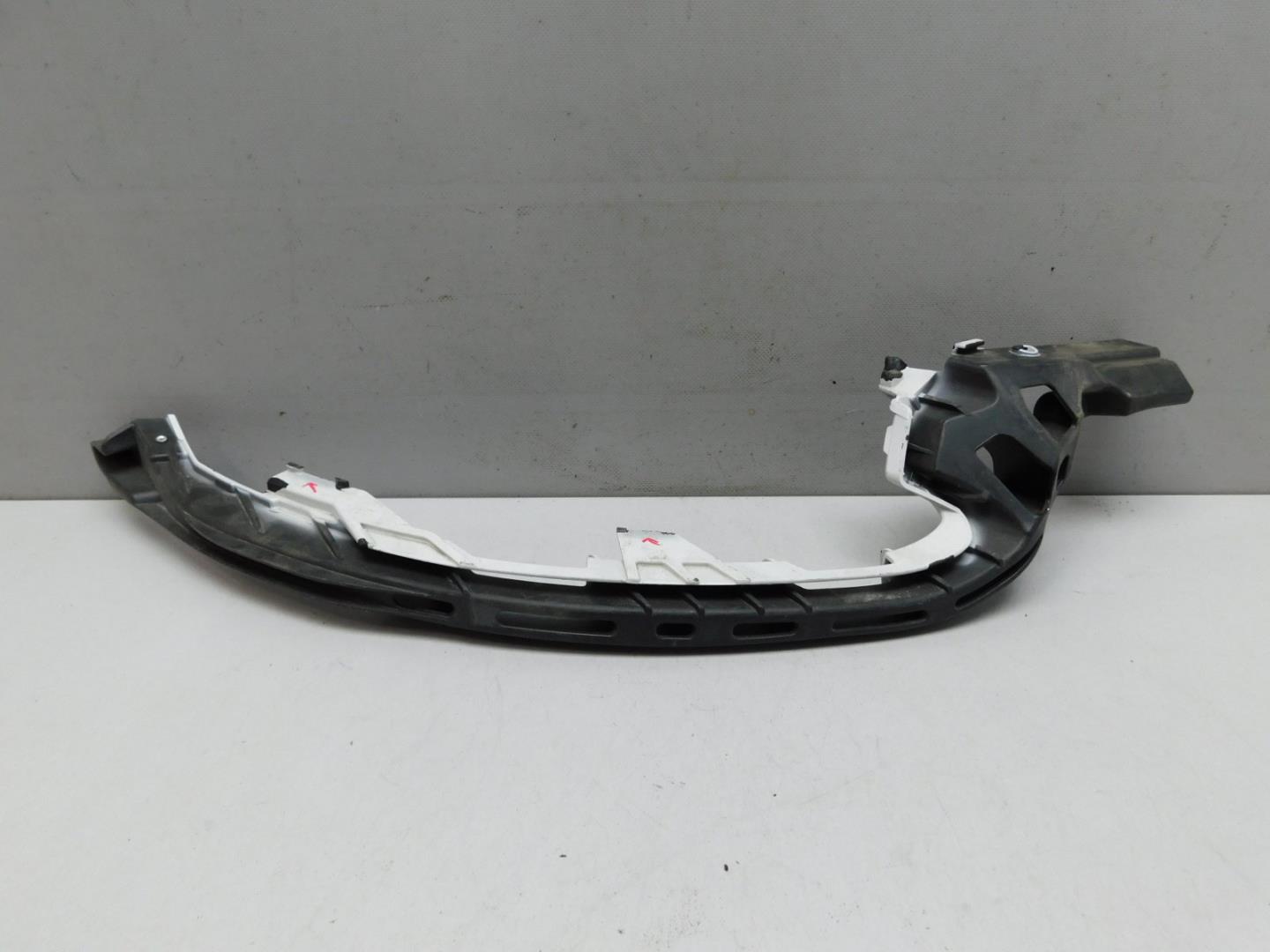 Кронштейн заднего бампера