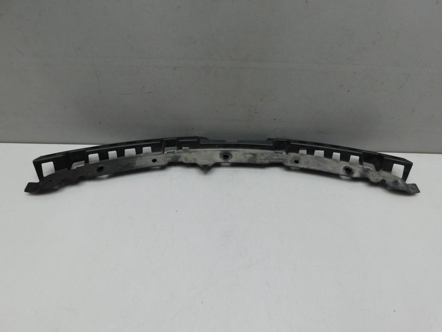 Кронштейн переднего бампера