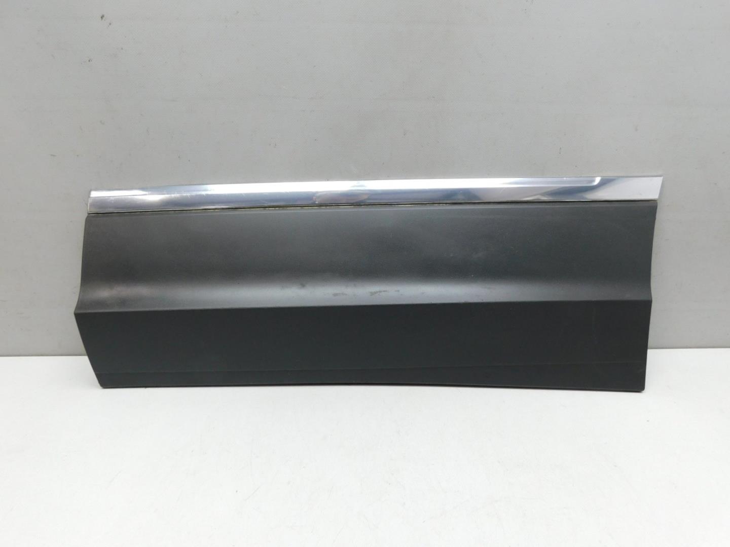 Накладка двери задней левой