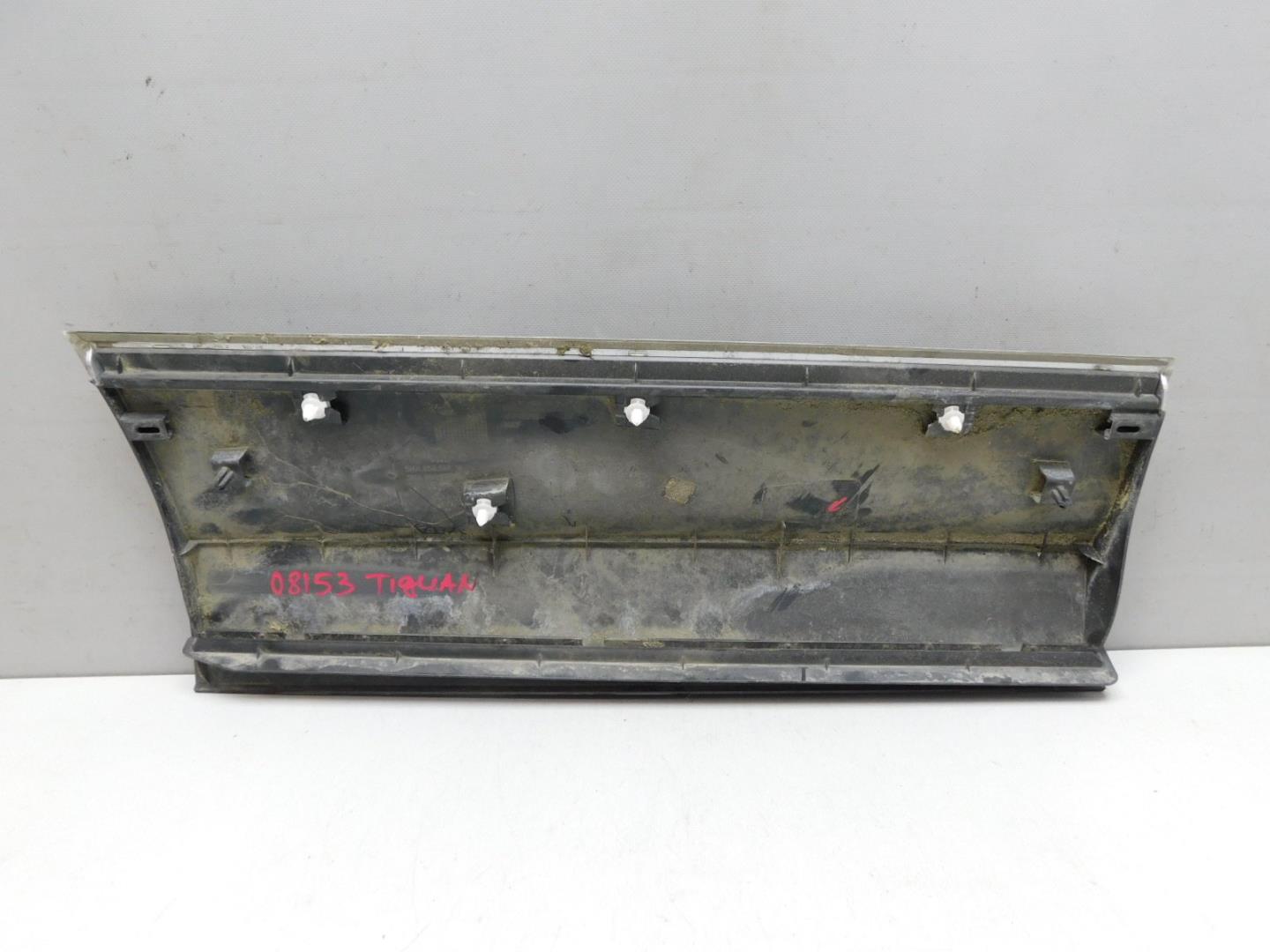 Накладка двери задней левой